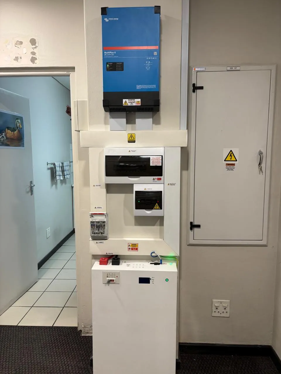 Constantia Off-Grid Garage System